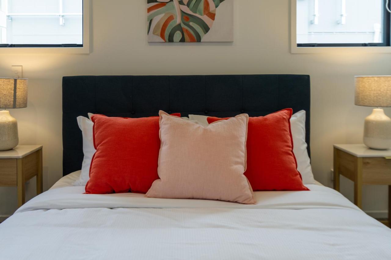 Peaceful Park View Townhouse 2 Bed W/Carpark Apartment Christchurch Bagian luar foto