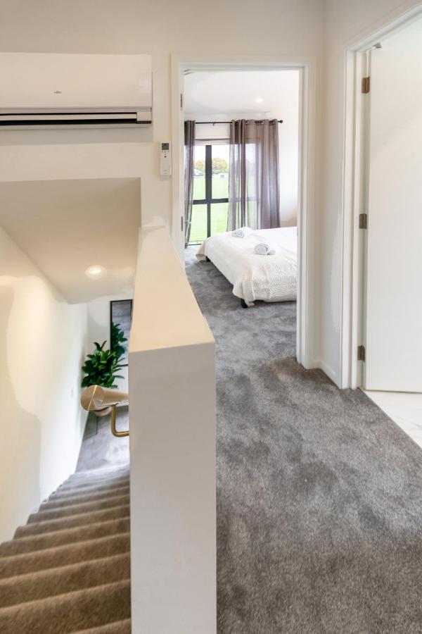 Peaceful Park View Townhouse 2 Bed W/Carpark Apartment Christchurch Bagian luar foto